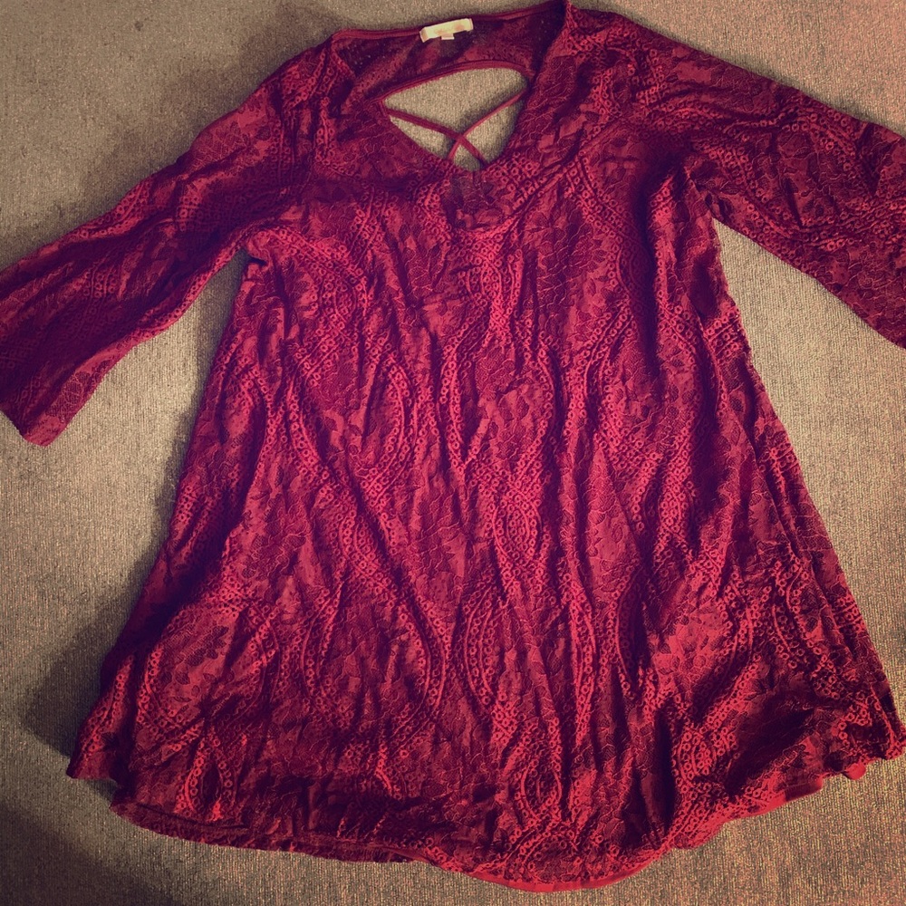 Dark red short dress